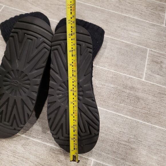 UGG Capra Ribbed Knit Shearling Lined Boot - Picture 10 of 11